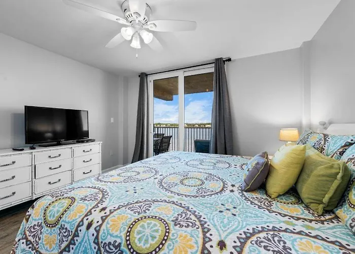 Apartment Compass Point 308 By Youngs Suncoast