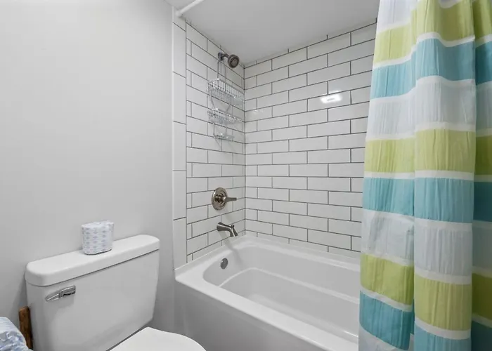 Apartment Compass Point 308 By Youngs Suncoast